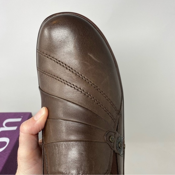 Aravon Danielle Dark Brown leather casual slip on shoes NARROW - Picture 9 of 9